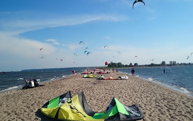 Kitesurfing Rewa
