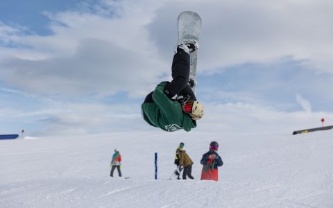 Sztuka Freestyle'u w Madonna di Campiglio EH School - szkoła sportów ekstremalnych
